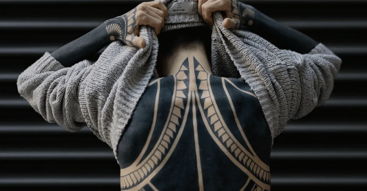 Le tatouage blackwork : origines, technique et styles